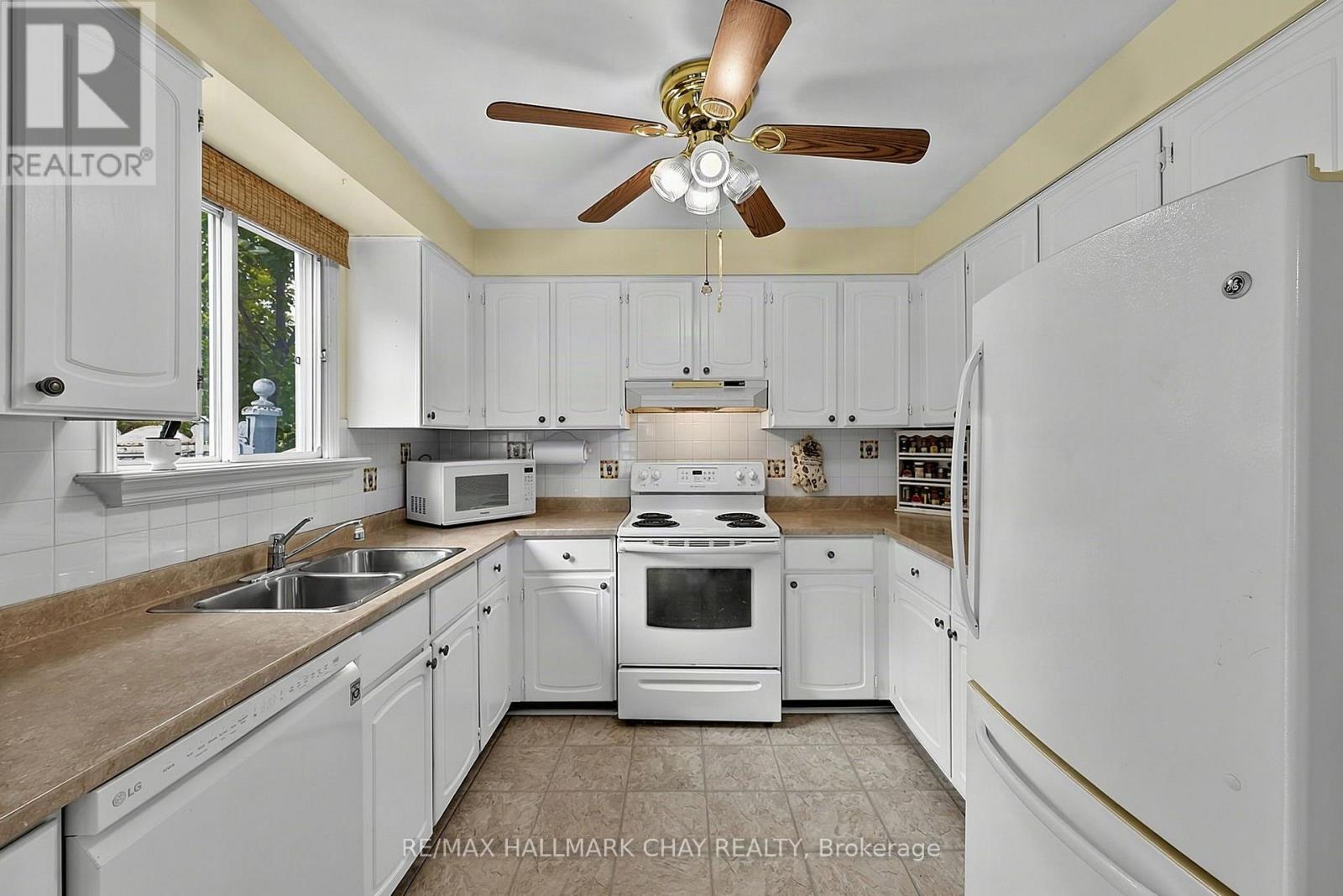 1034 LINDEN STREET - Image 12