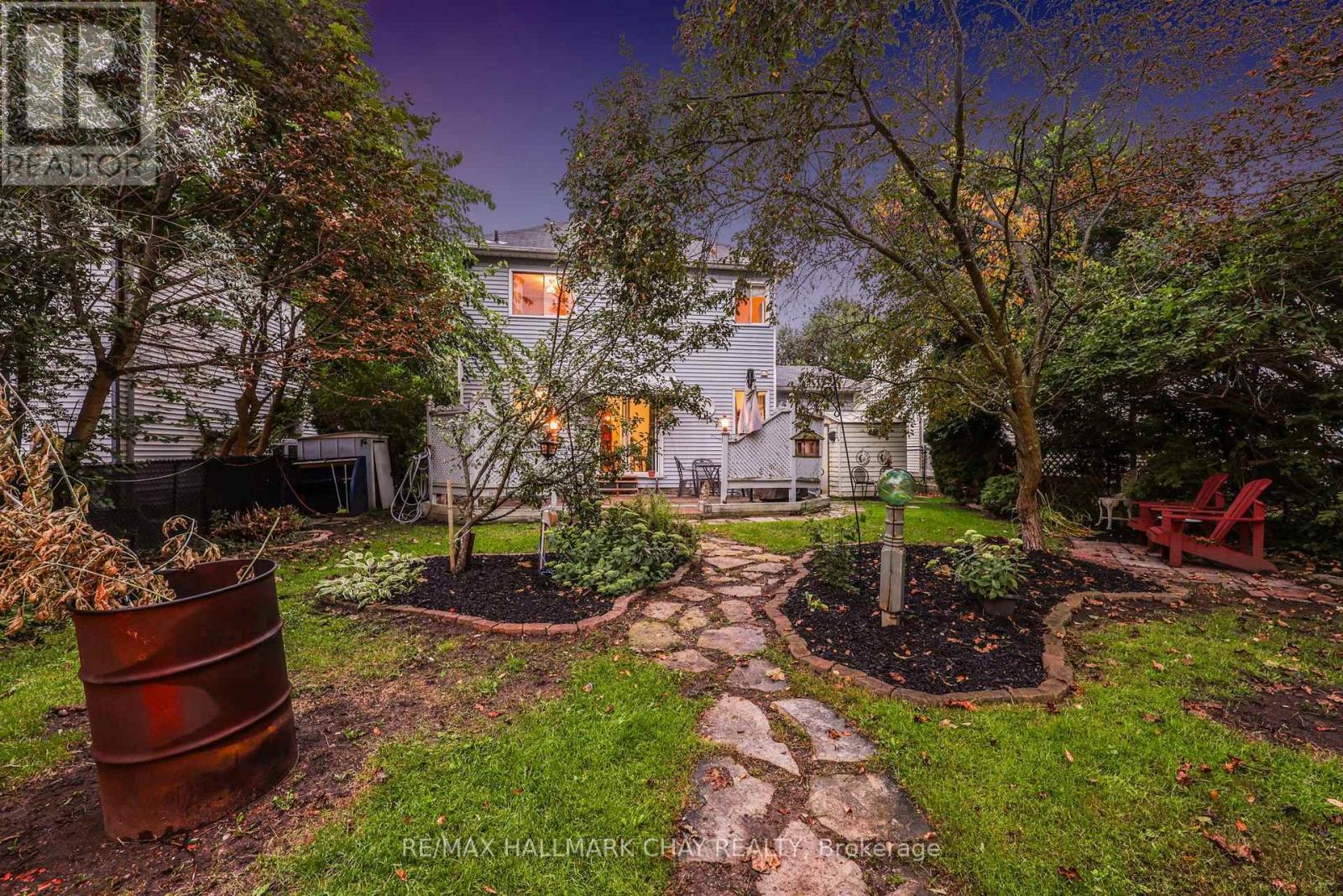 1034 LINDEN STREET - 40