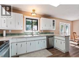 Primary Bedroom - 713 Hemlock Crescent S, Sicamous, BC V0E2V1 Photo 8