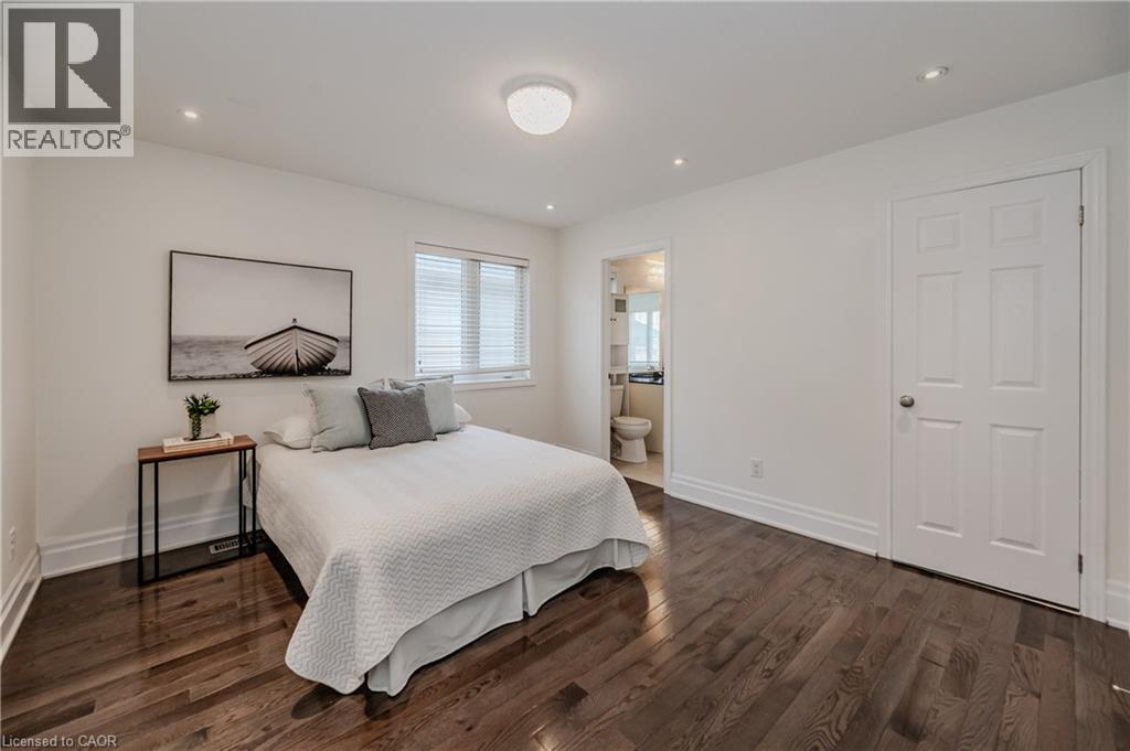 498 THOMAS SLEE Drive - Image 25