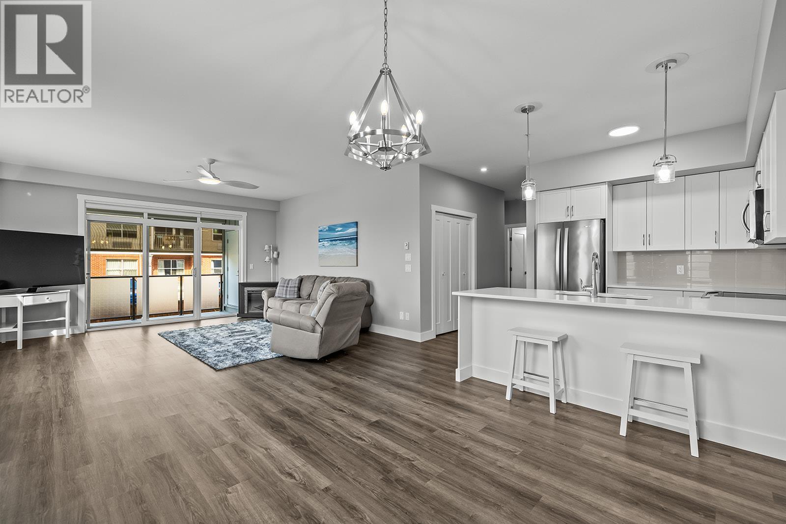102 3090 Burtch Road, Kelowna