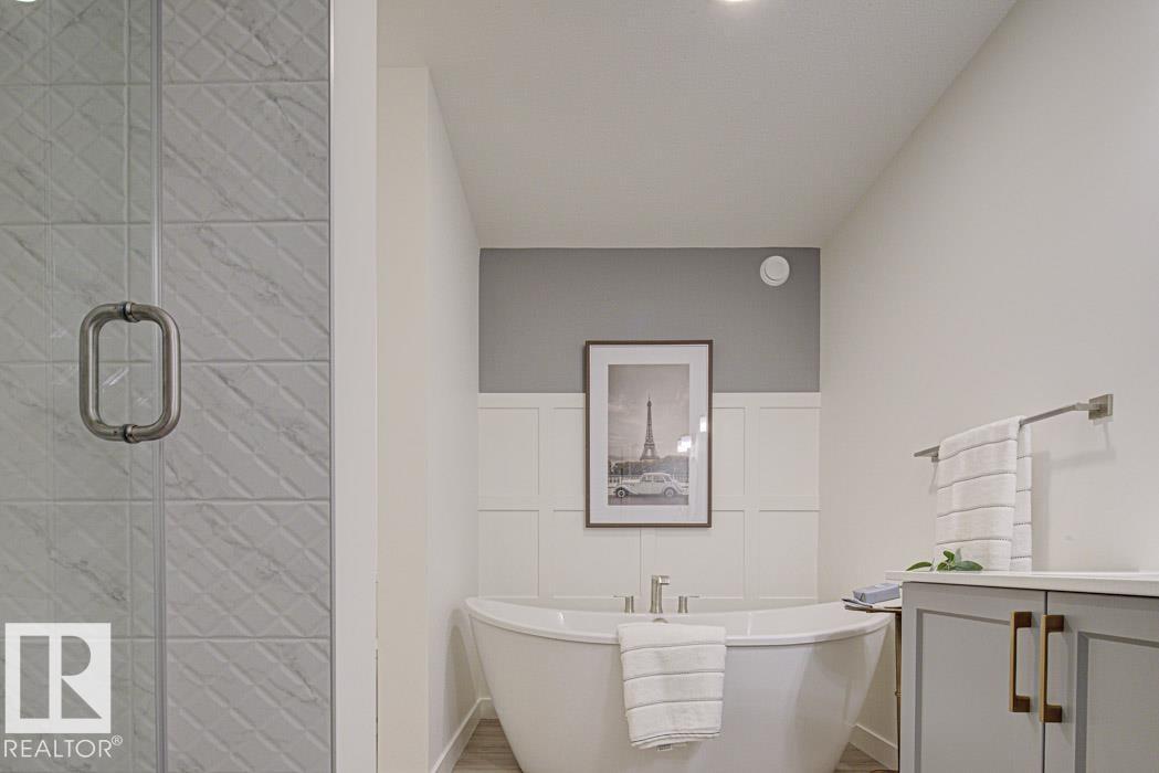 1667 9 ST NW - 64