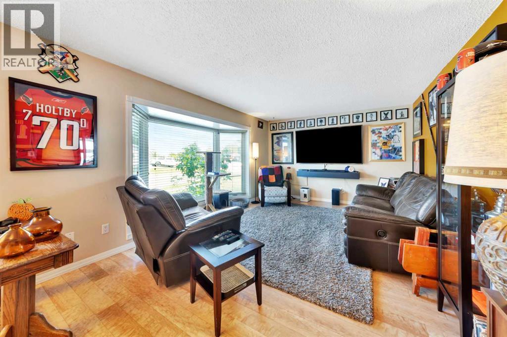 3208 54 Avenue - 4