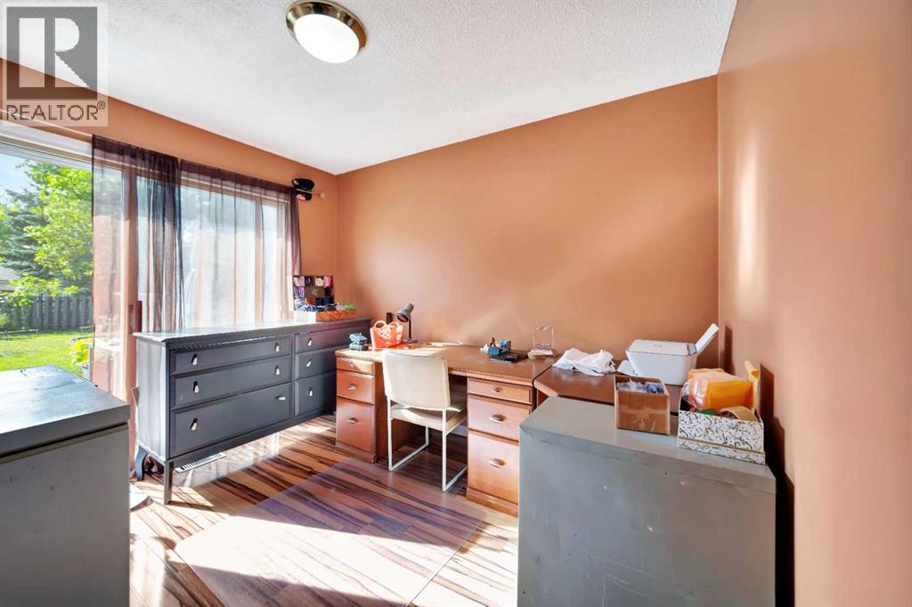 3208 54 Avenue - 13