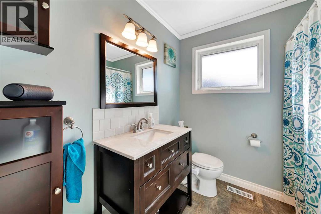 3208 54 Avenue - 16
