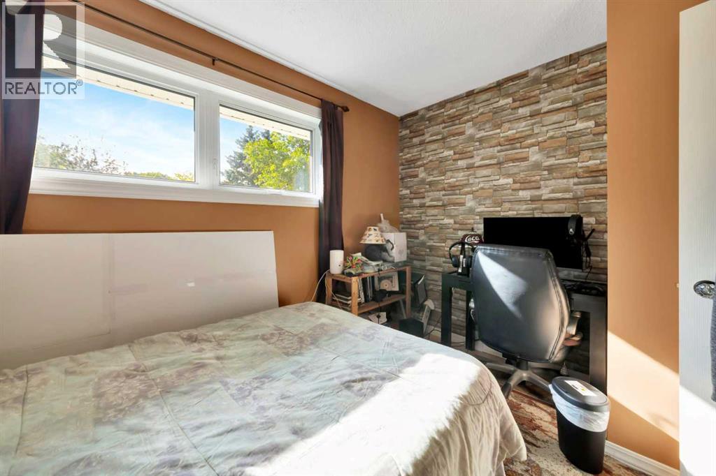 3208 54 Avenue - 19