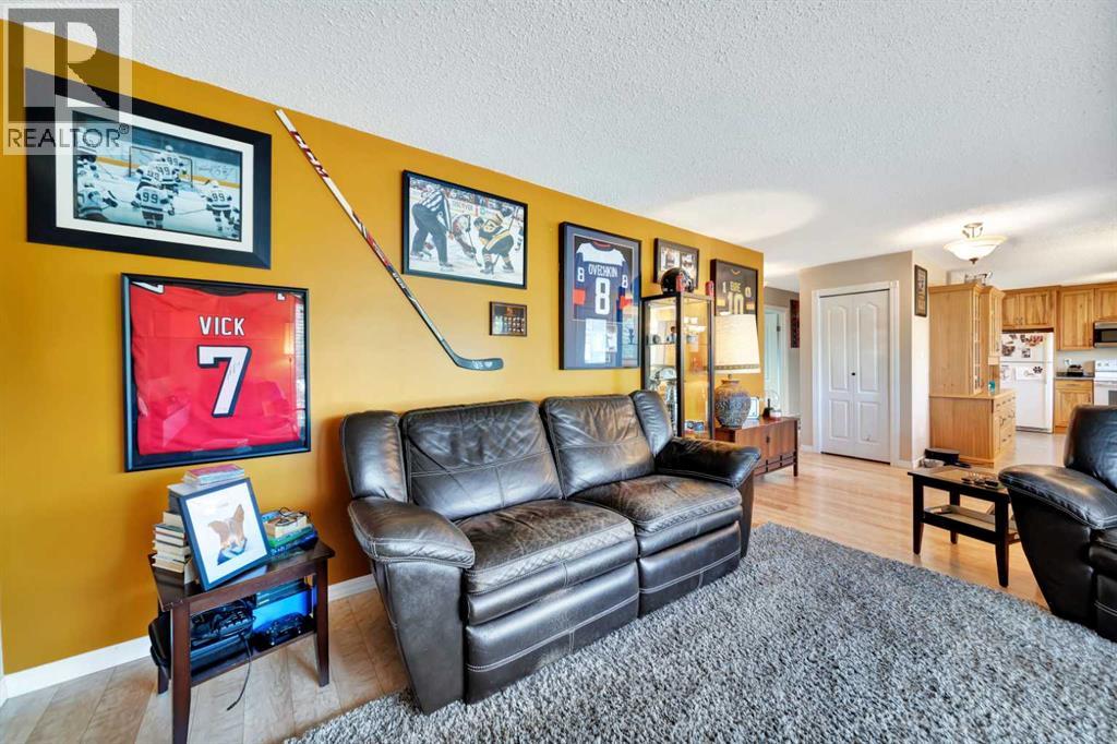 3208 54 Avenue - 7