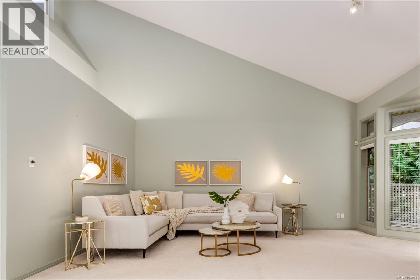 816 Lakes Blvd, French Creek