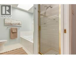 816 Lakes Blvd, French Creek, BC V9P2P8 Photo 34