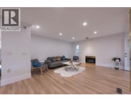 1545 Salal Crescent, Coquitlam, BC V3E2V6 Photo 8