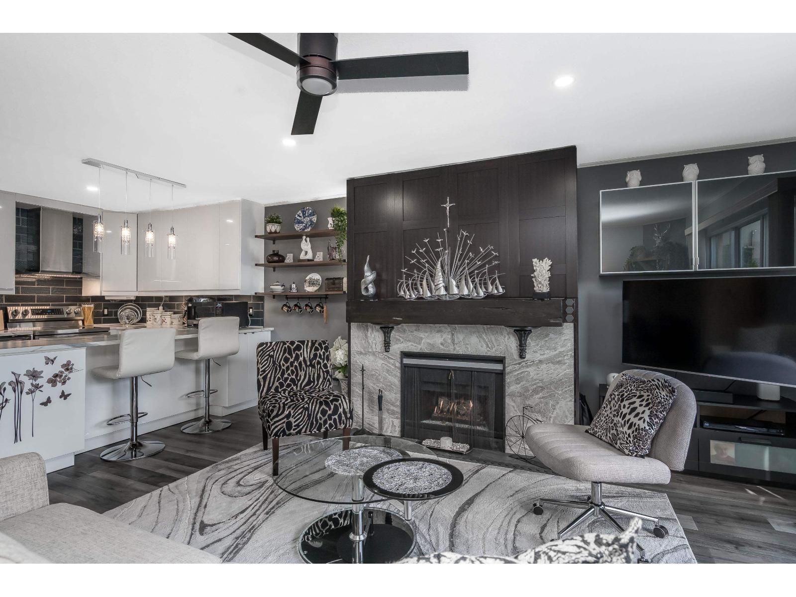 308 1441 BLACKWOOD STREET, White Rock