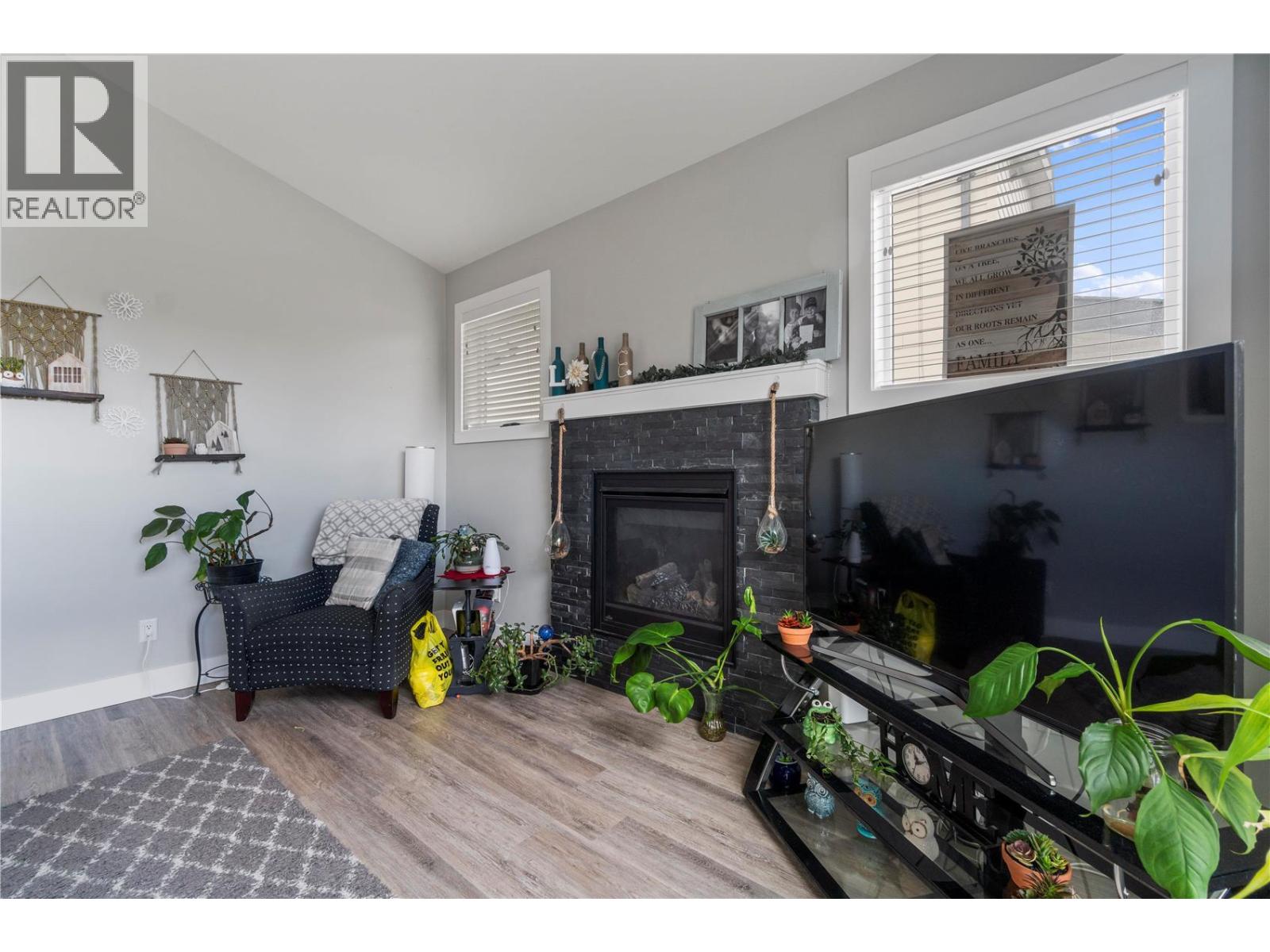 2181 14 Avenue SE - 11