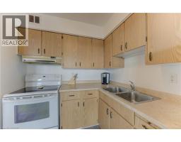 3pc Bathroom - 24 Midland Drive Unit# 403, Kitchener, ON N2A2A8 Photo 8