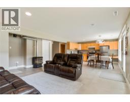 3886 Parri Road, Sorrento, BC V0E2W1 Photo 41