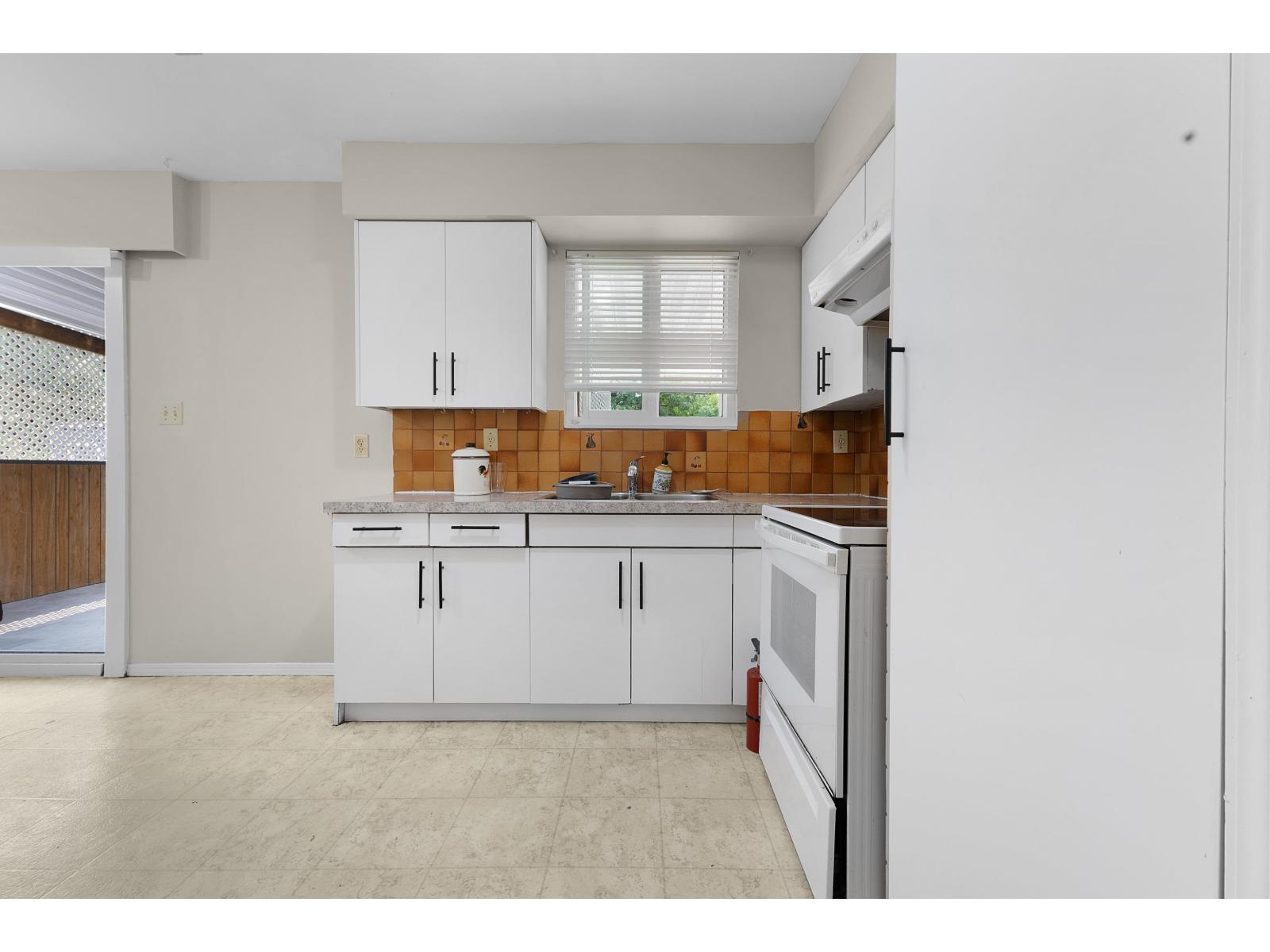 3 Bed, 3 Bath House for Rent in Surrey – 8647 AUGUST DRIVE, Surrey – MLS# R3158668 - Image 2