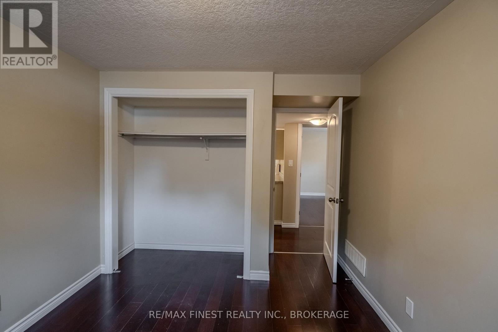 695 WESTPORT ROAD - Image 31