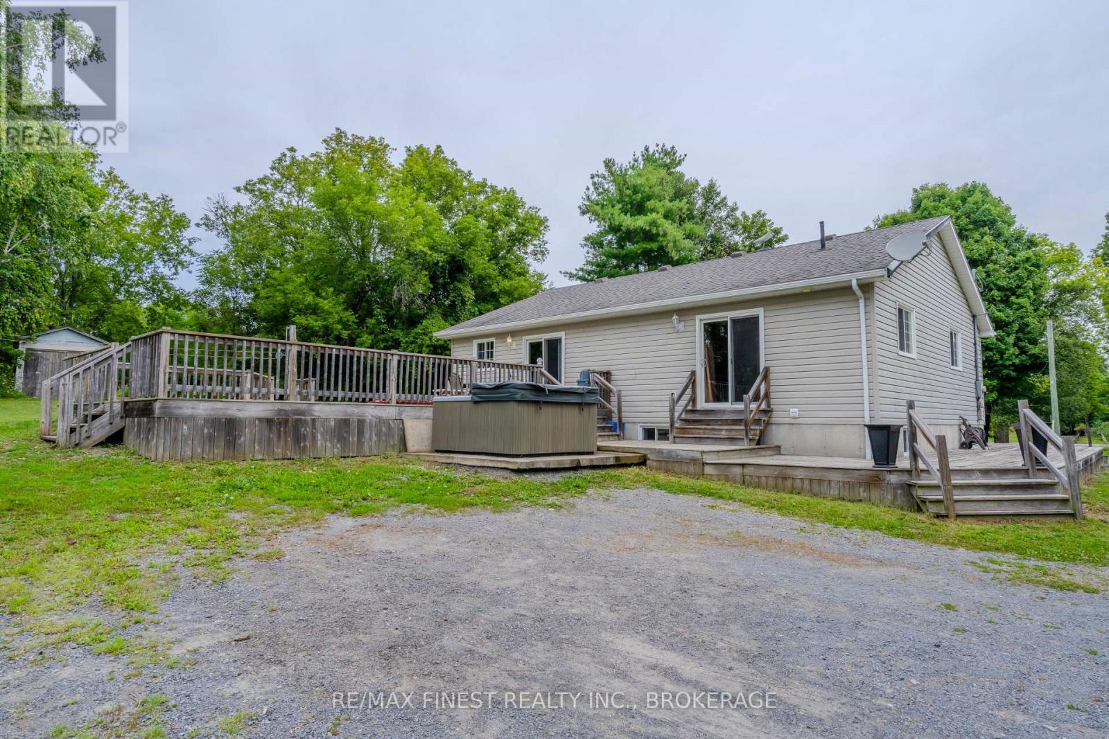 695 WESTPORT ROAD - 45