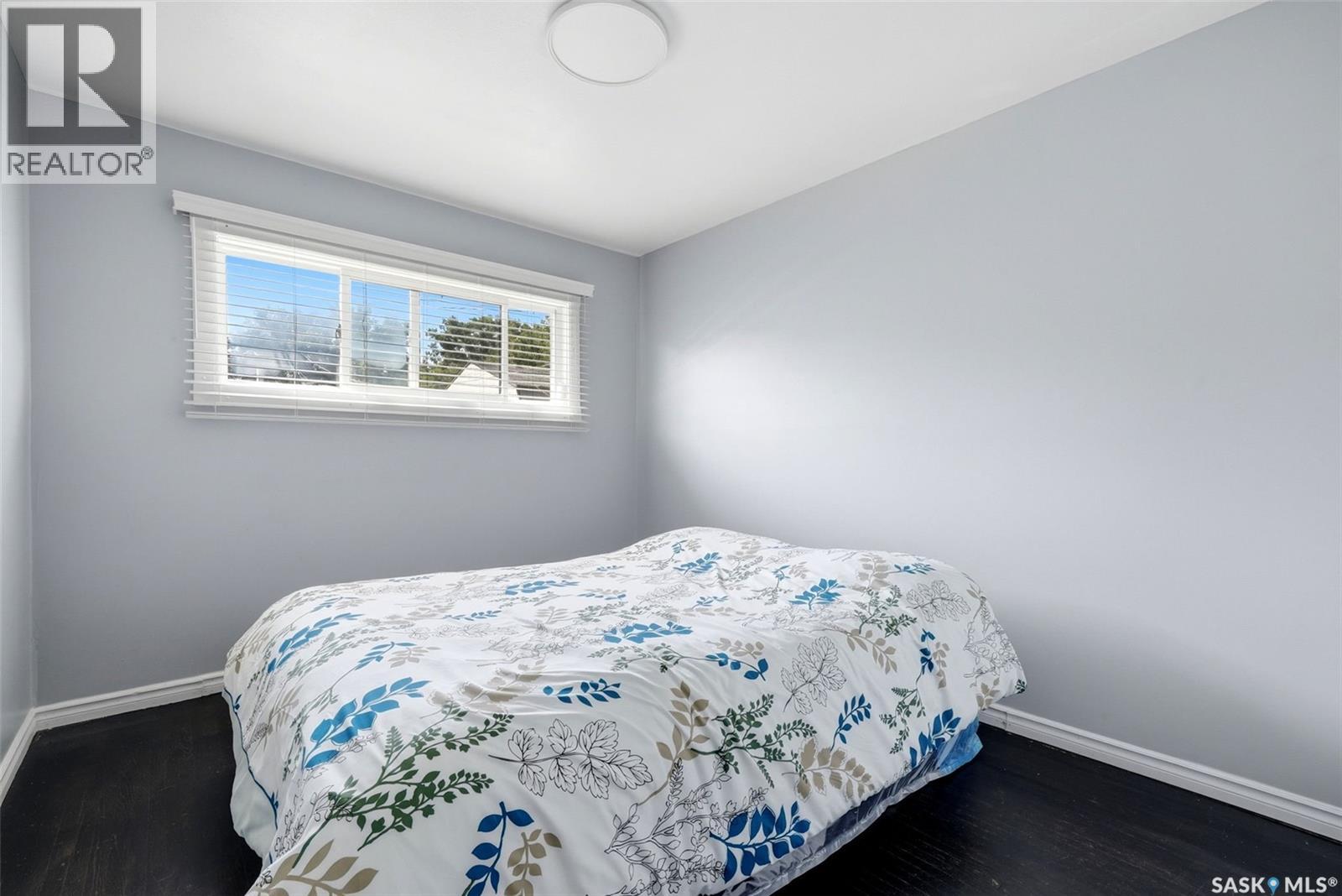 1321 Victoria AVENUE - 11