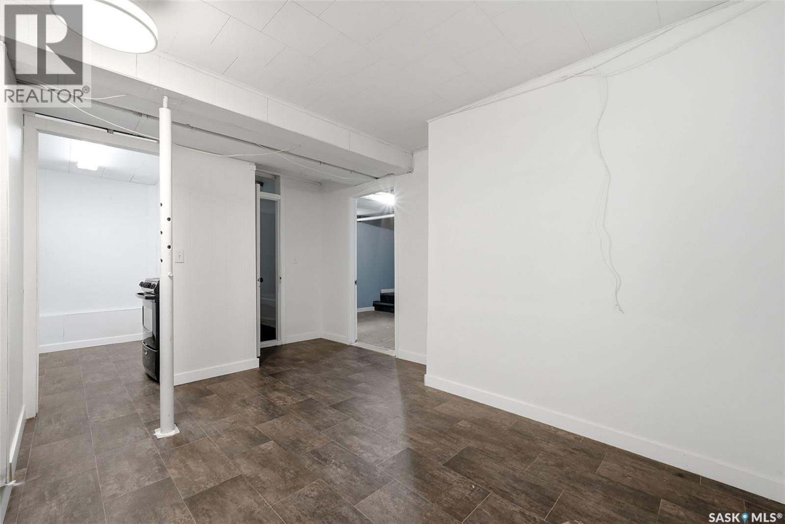 1321 Victoria AVENUE - Image 25