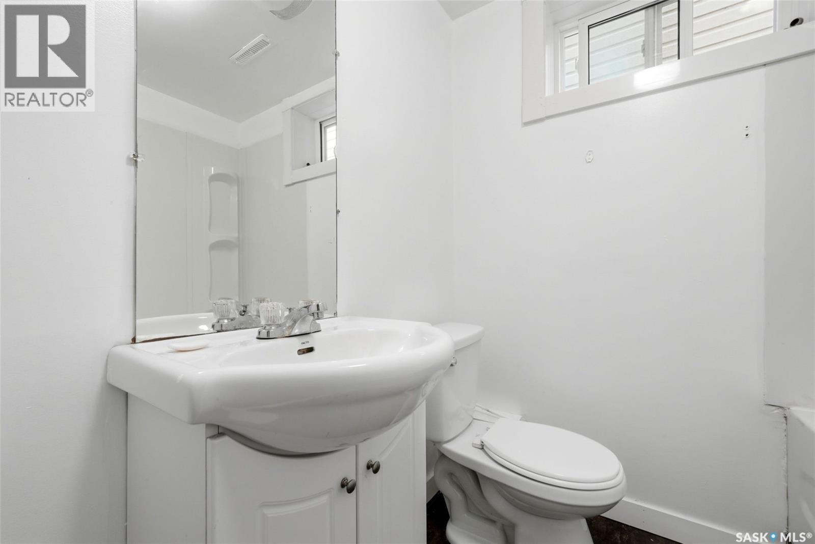 1321 Victoria AVENUE - Image 26