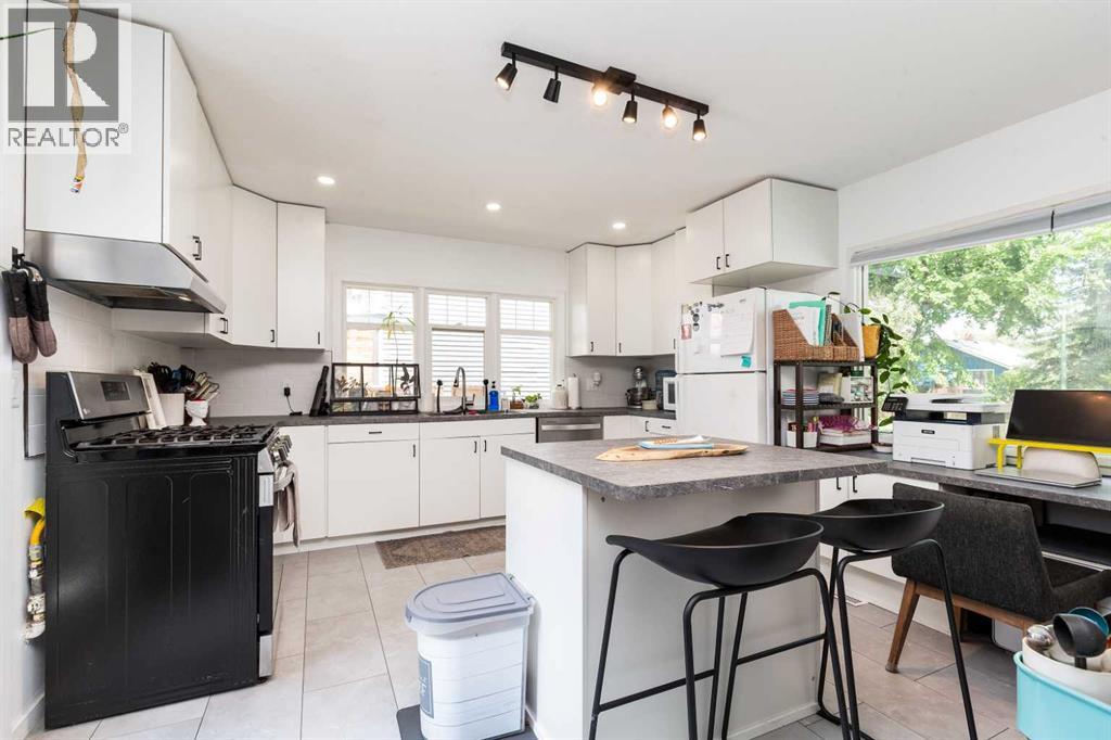 910 8 Street S - 9