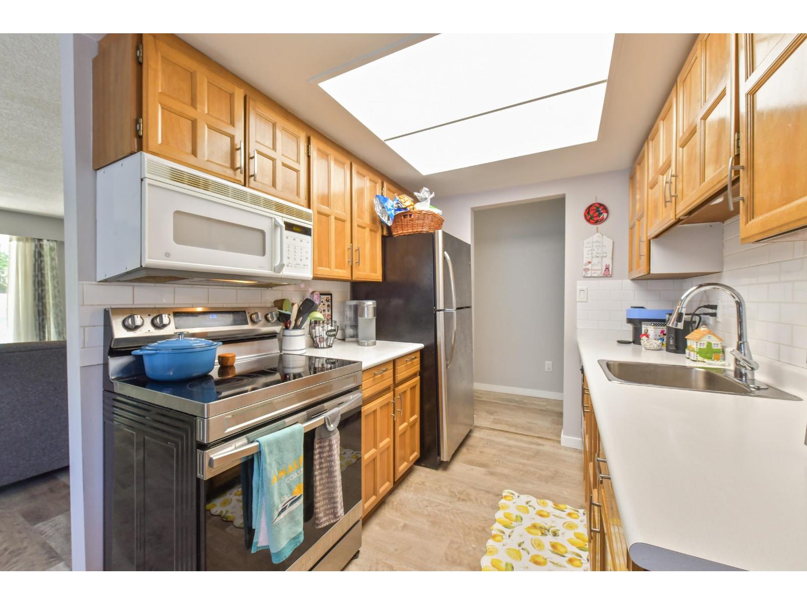 206 15010 ROPER AVENUE, White Rock