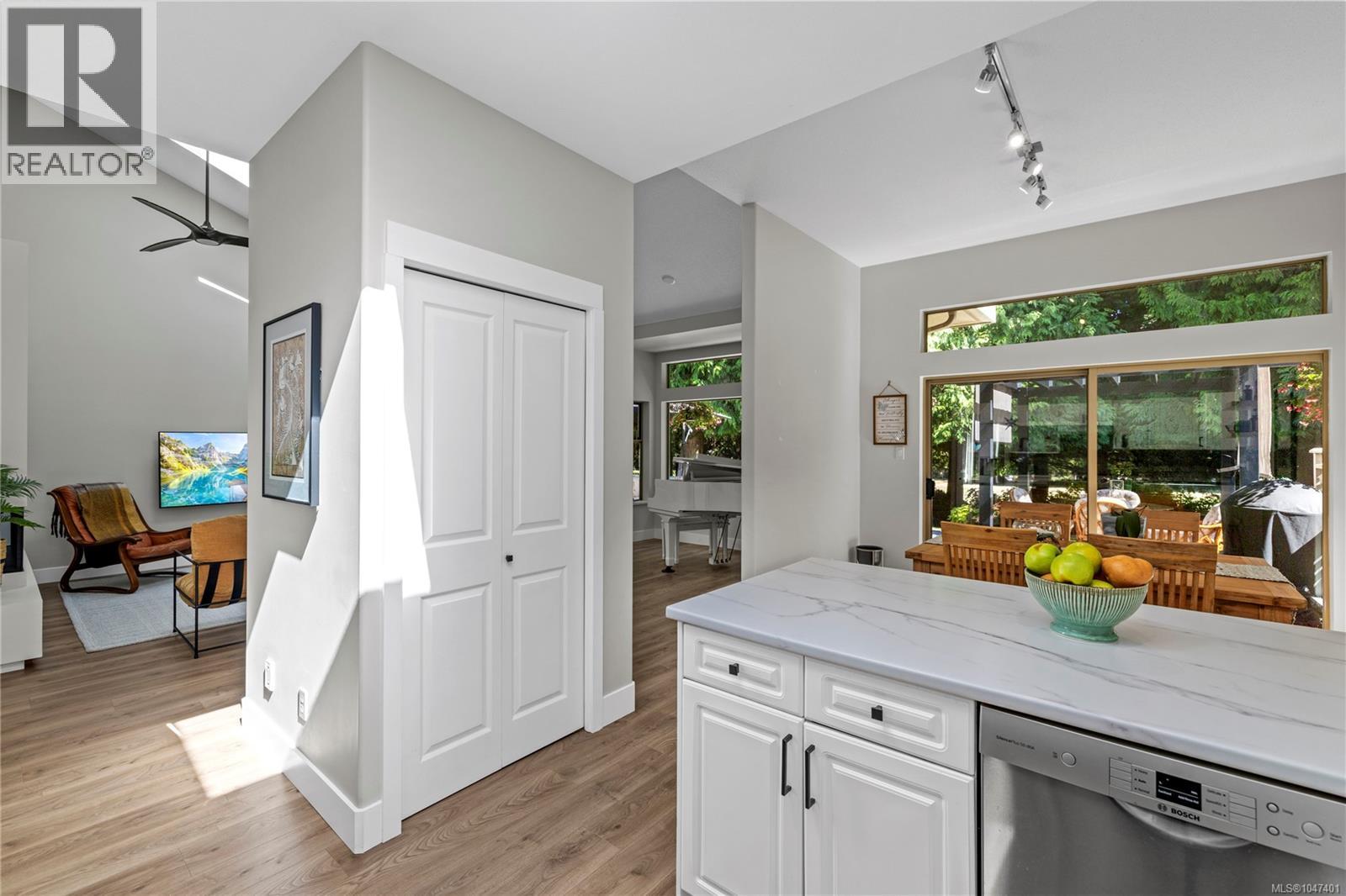 860 Lakes Blvd, French Creek