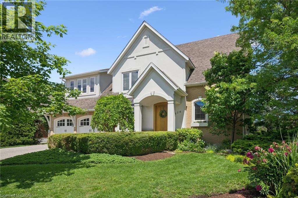576 FALCONRIDGE Crescent - 1