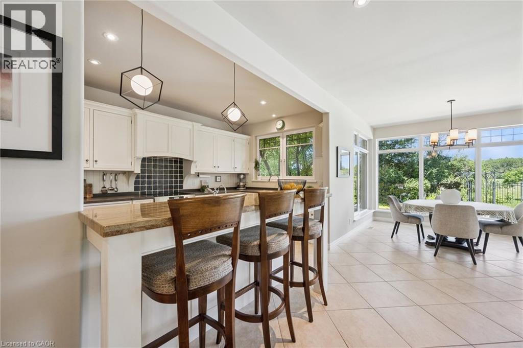 576 FALCONRIDGE Crescent - Image 8
