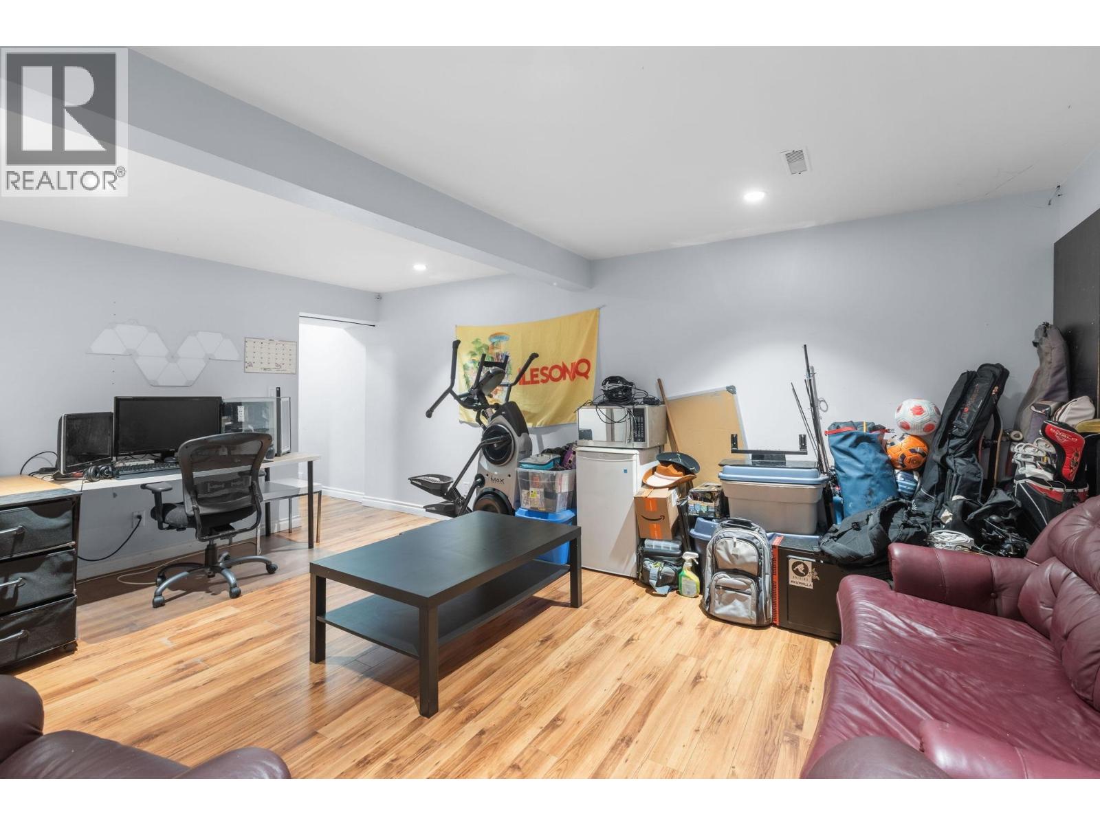 9010 CENTAURUS CIRCLE, Burnaby