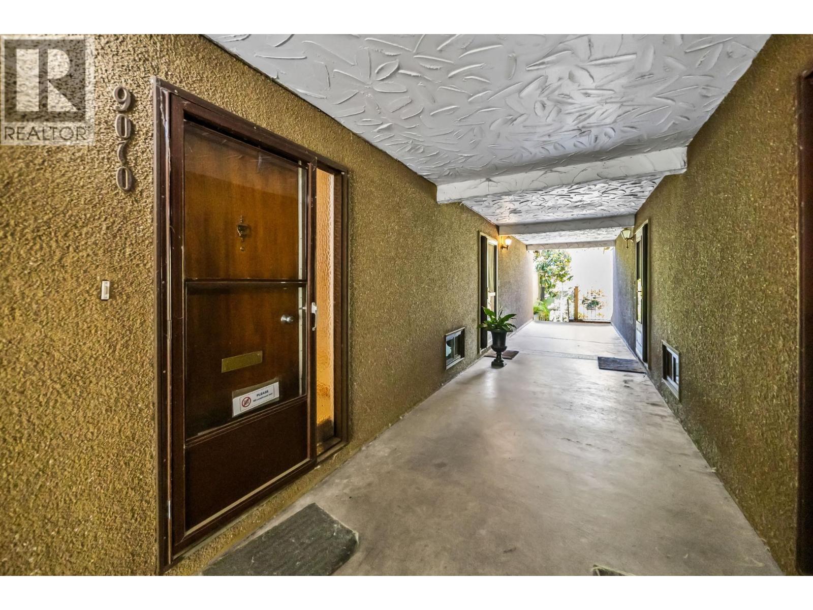 9010 CENTAURUS CIRCLE, Burnaby
