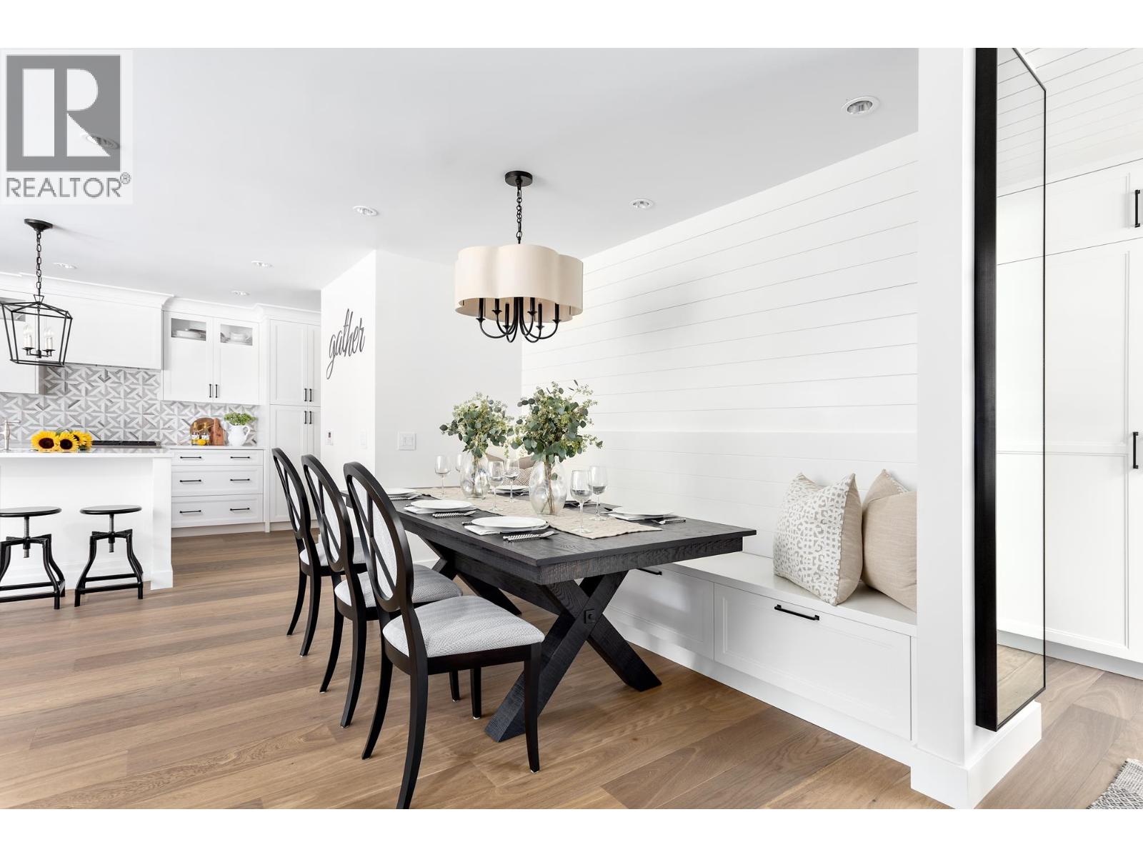 102 1055 RIDGEWOOD DRIVE, North Vancouver