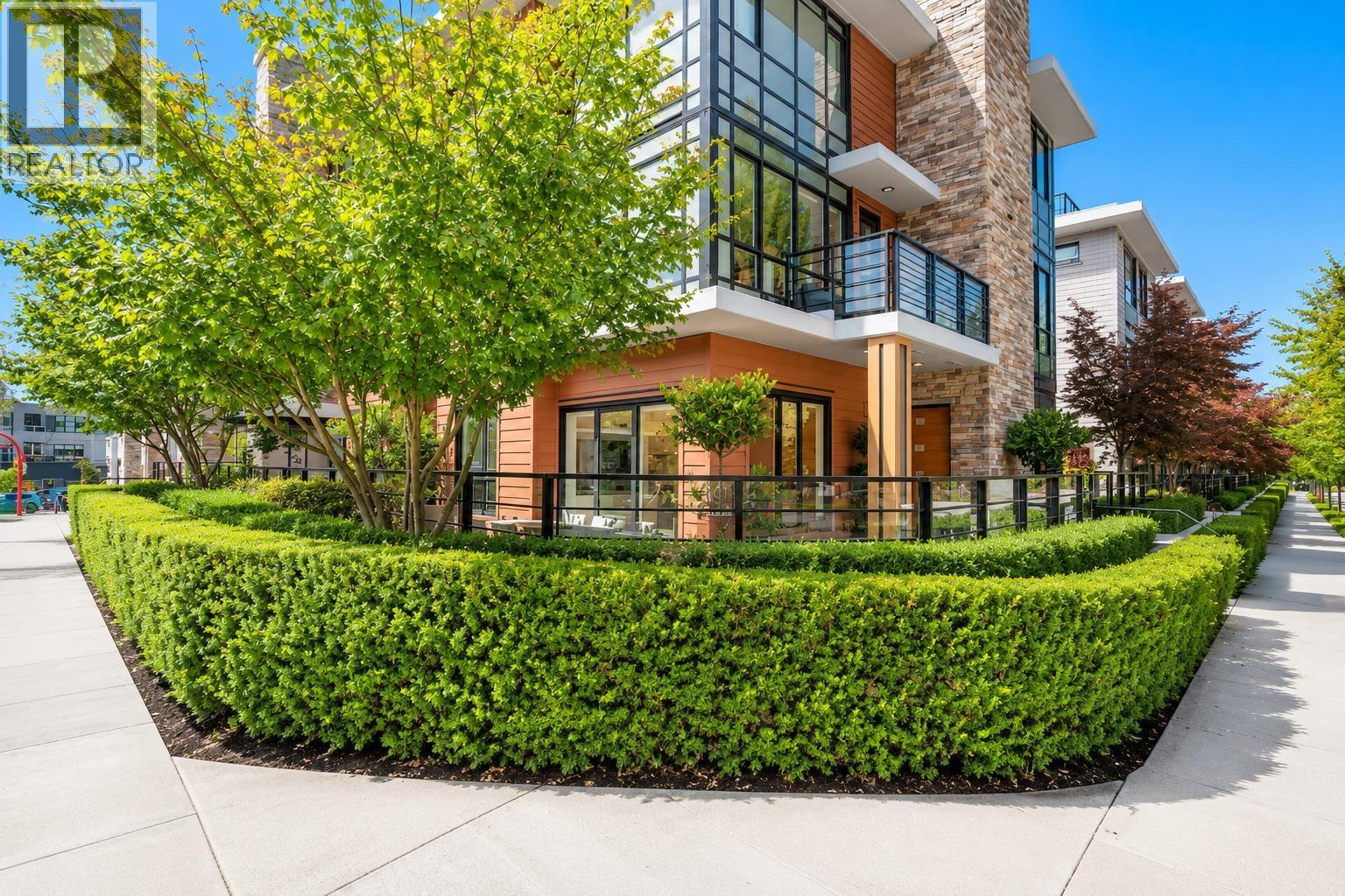 102 1055 RIDGEWOOD DRIVE, North Vancouver