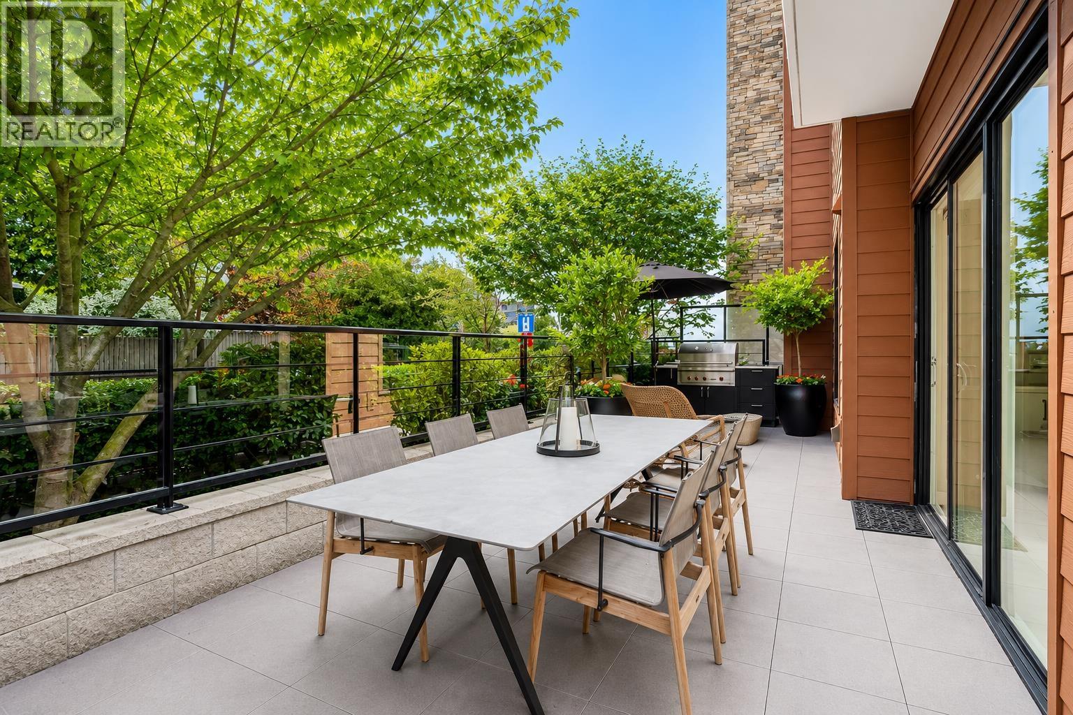 102 1055 RIDGEWOOD DRIVE, North Vancouver