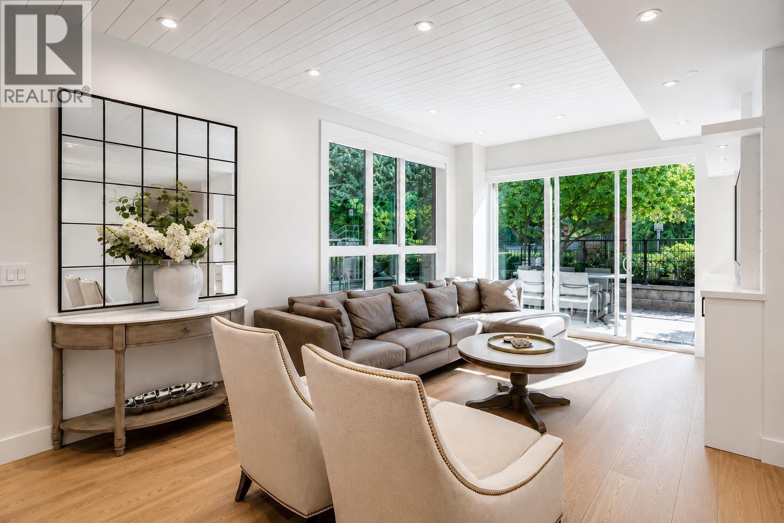 102 1055 RIDGEWOOD DRIVE, North Vancouver