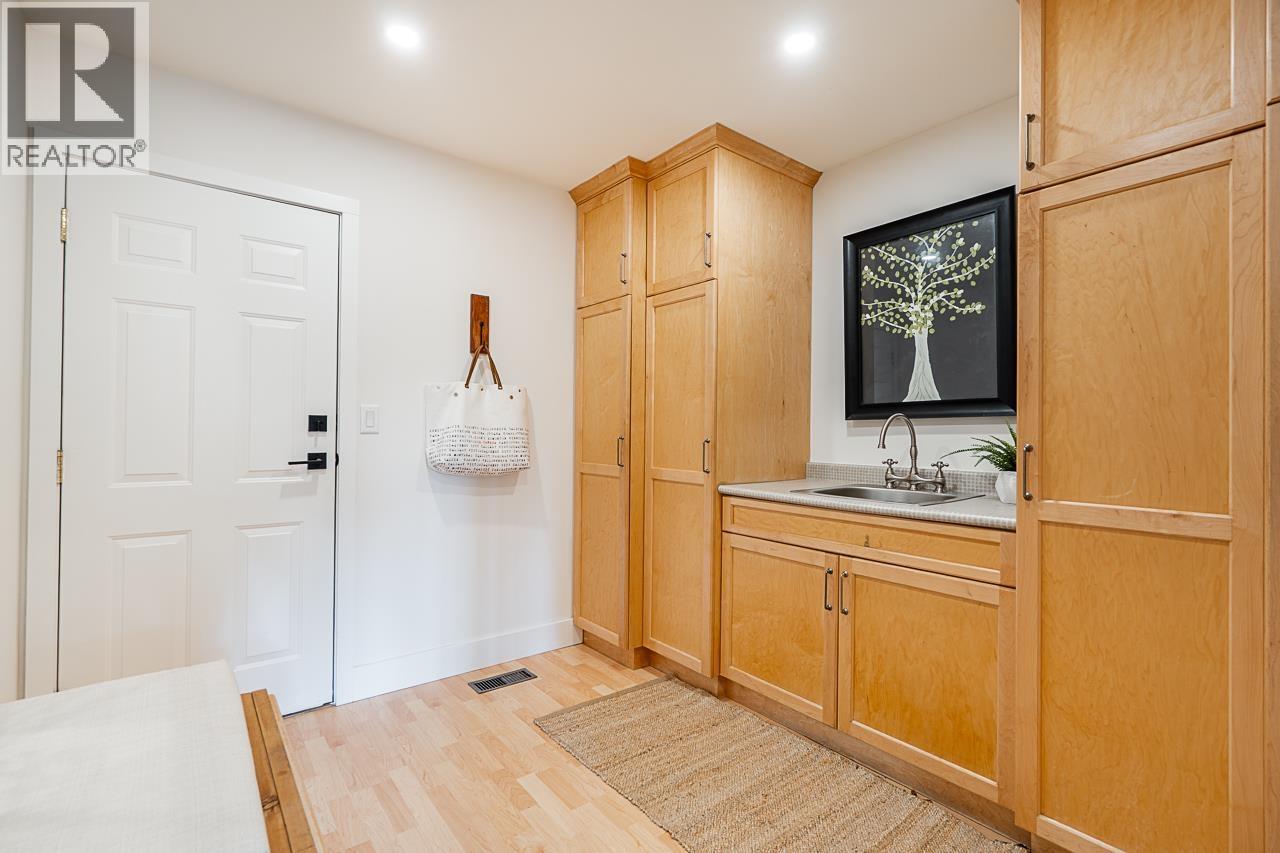 2685 BYRON ROAD, North Vancouver