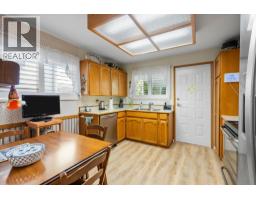23410 Nightingale Avenue, Maple Ridge, BC V2X9C8 Photo 10