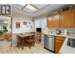 23410 Nightingale Avenue, Maple Ridge, BC V2X9C8 Photo 11