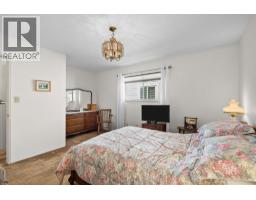 23410 Nightingale Avenue, Maple Ridge, BC V2X9C8 Photo 17