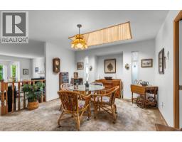 23410 Nightingale Avenue, Maple Ridge, BC V2X9C8 Photo 7
