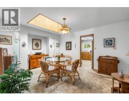 23410 Nightingale Avenue, Maple Ridge, BC V2X9C8 Photo 8
