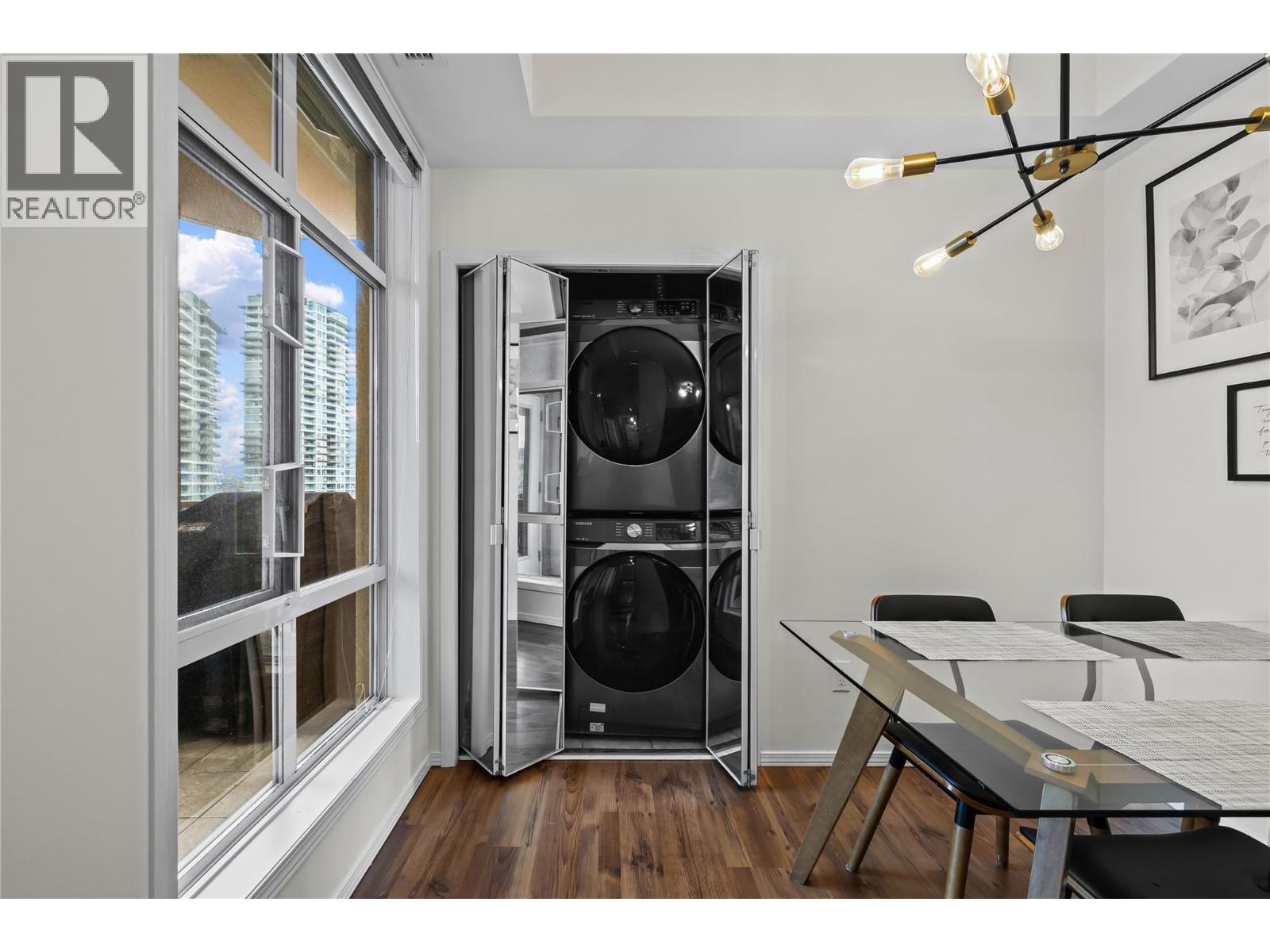 1128 Sunset Drive Unit# 1404, Kelowna