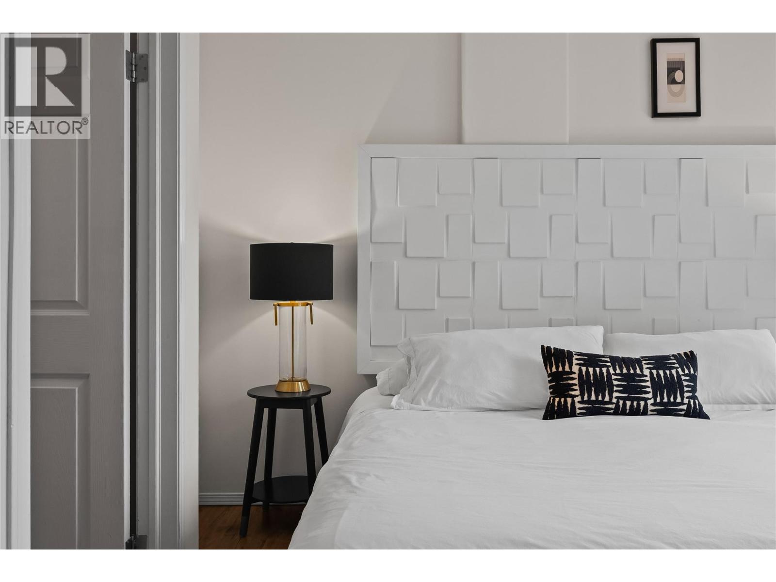 1128 Sunset Drive Unit# 1404, Kelowna