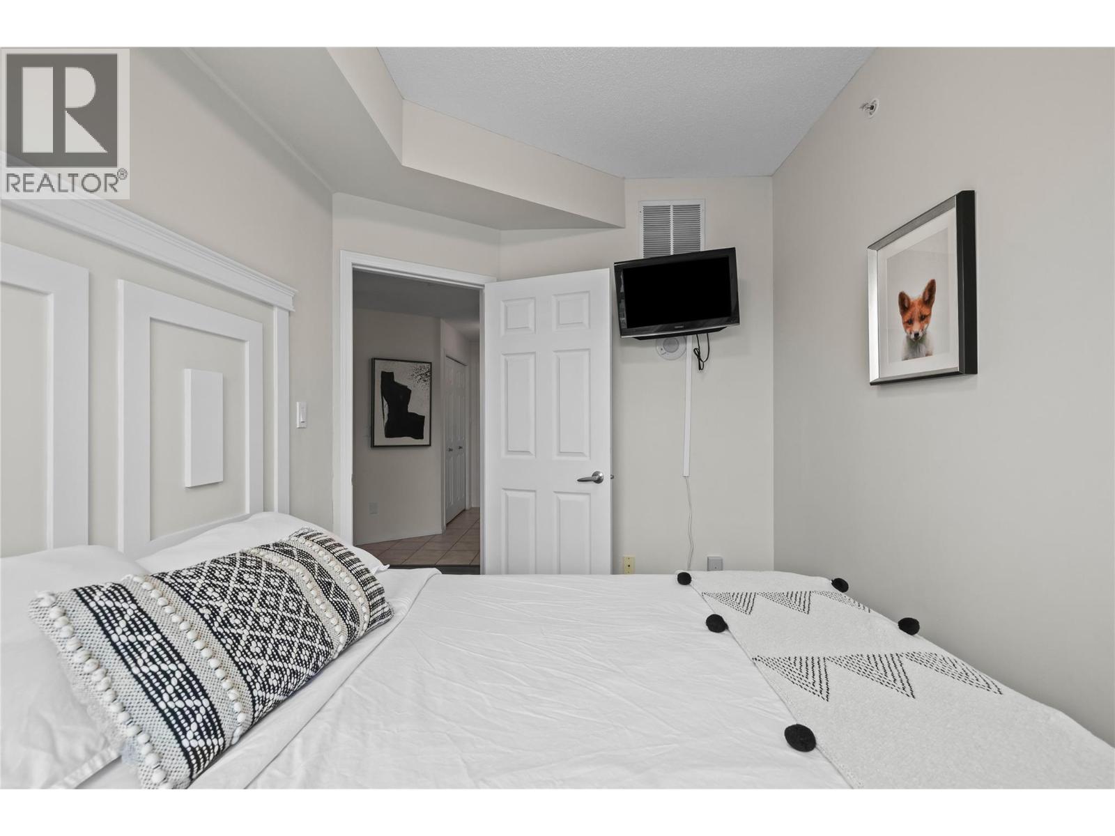 1128 Sunset Drive Unit# 1404, Kelowna