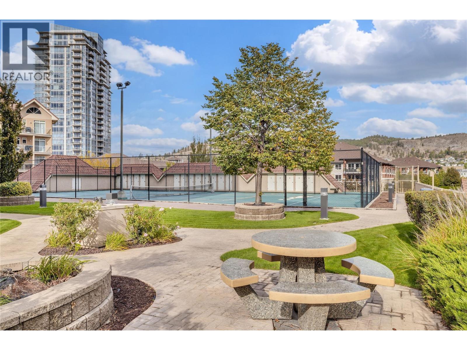 1128 Sunset Drive Unit# 1404, Kelowna