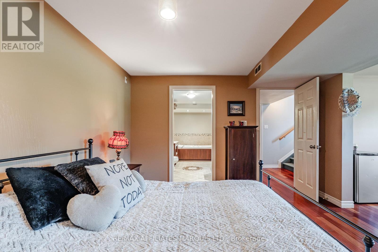 74 COLUMBIA AVENUE - 31
