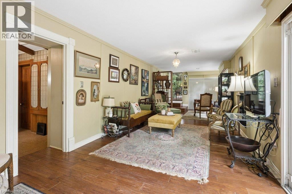 212 QUEEN ST E Street - Image 23