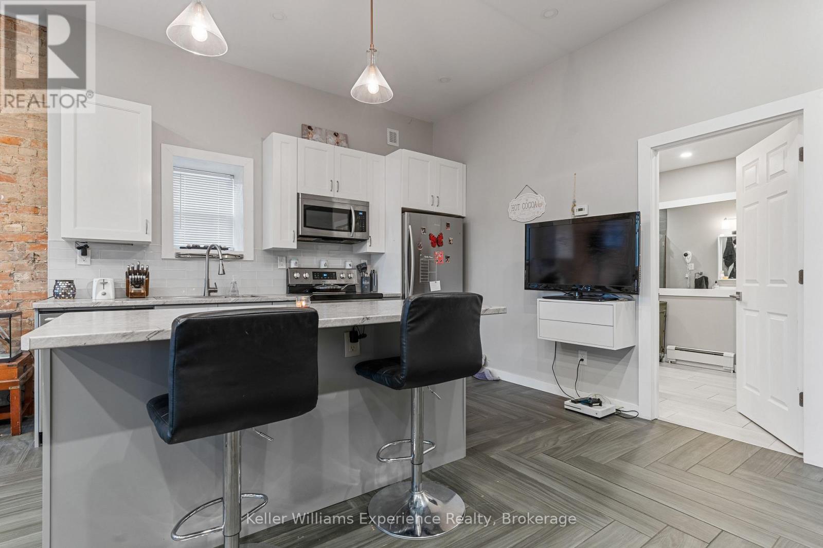 314 8TH STREET E - Image 9