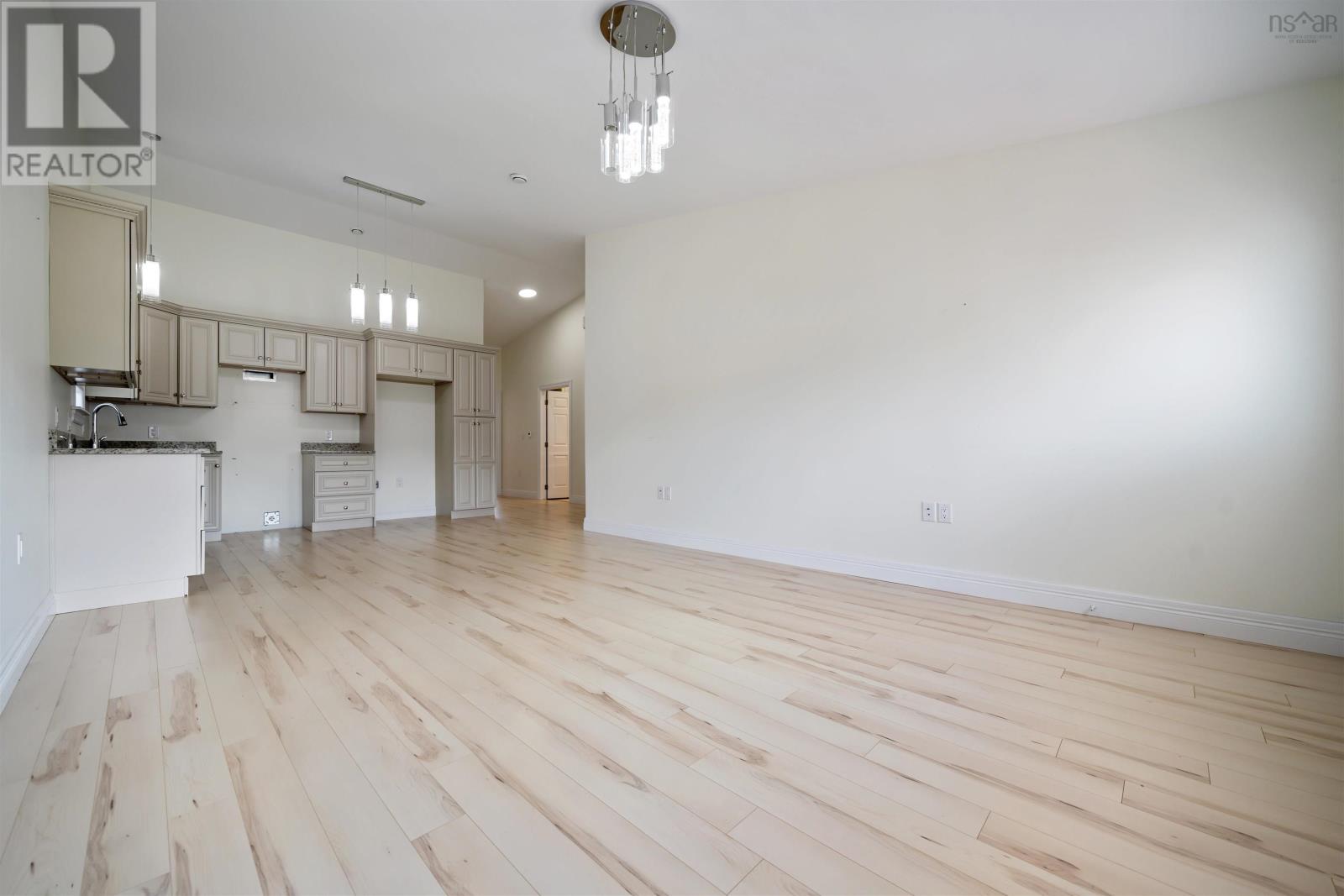 Property 7 of 24 of 12 SUMMER HILL Place