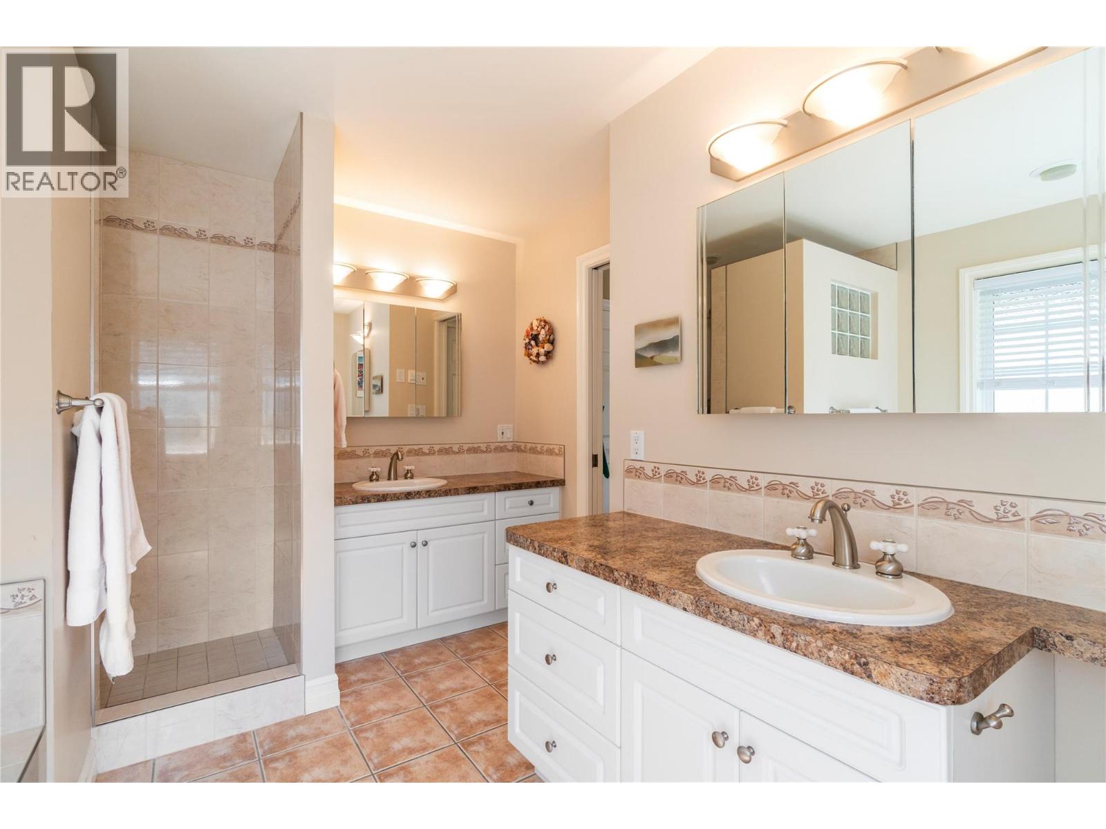  3800 60 Street Northwest, Salmon Arm